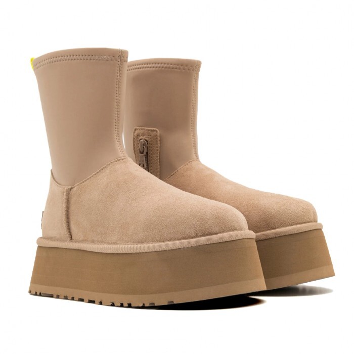 Classic Platform Dipper Boot — Sand