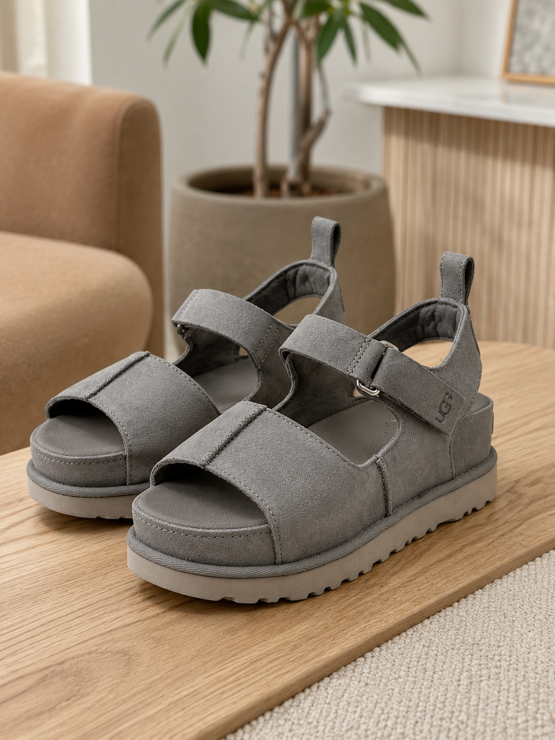 UGG Goldenstar Hi — Smoke